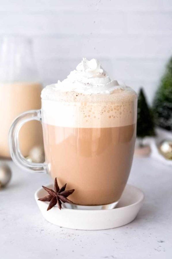  A creamy and decadent latte for eggnog lovers.