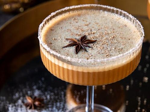  A drink that is both sweet and spicy, perfect for fall and winter