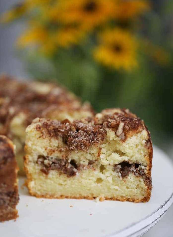  Awaken your taste buds with the sweet and spicy aroma of freshly baked Apple Cinnamon Coffee Cake.