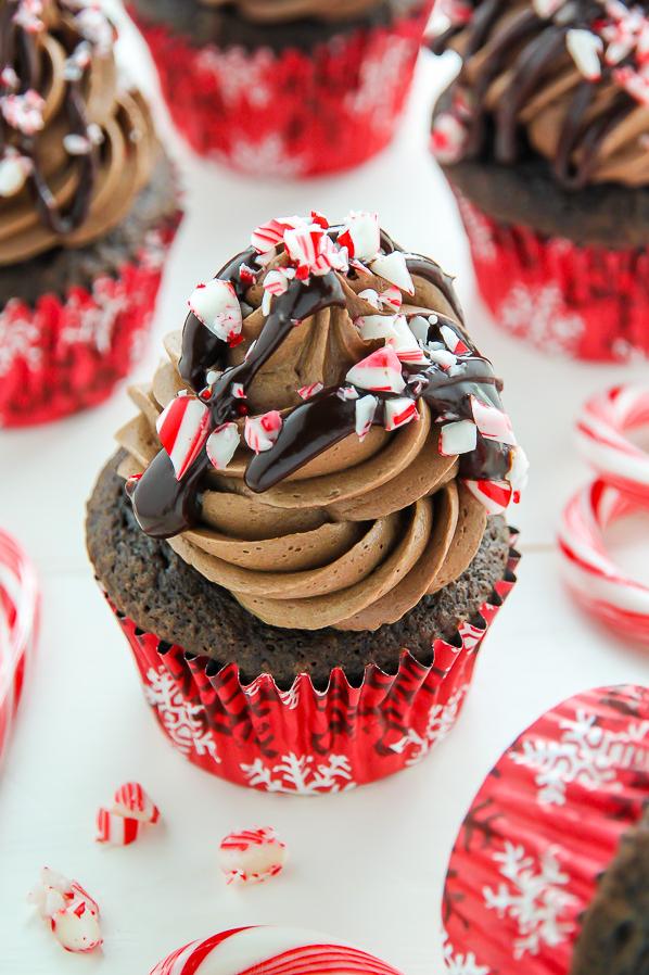  Delicious and festive cupcakes for the holiday season!