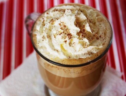 Eggnog Holiday Latte: Warm Up Your Festivities!