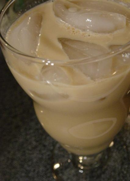 Indulge in a Refreshing Iced Café Latte Recipe
