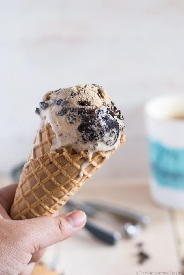  Indulge in the creamy goodness of Coffee Oreo Cookie Rum Ice Cream.