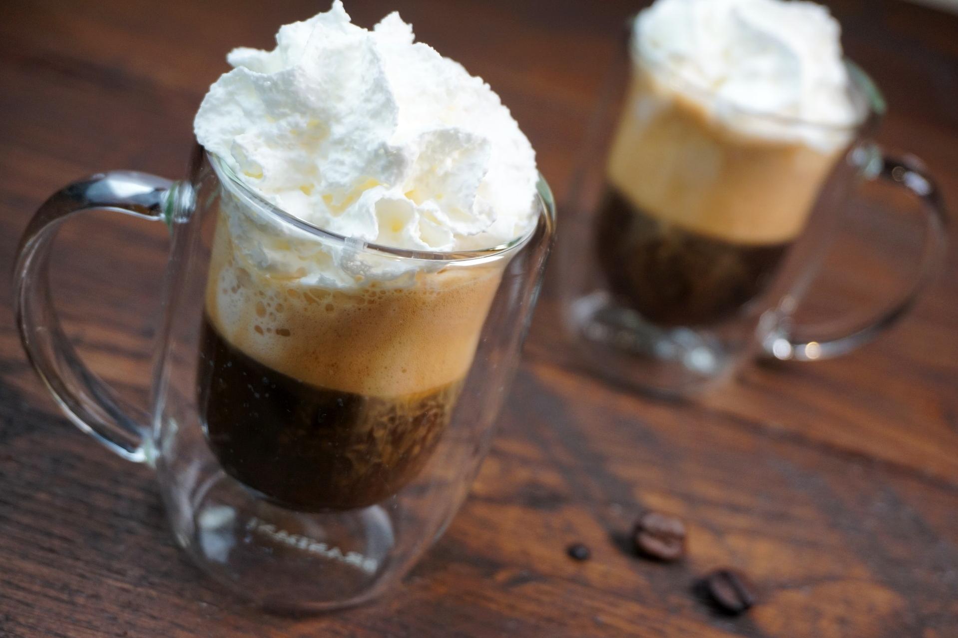  Keeping cool with a refreshing iced espresso con panna ❄️