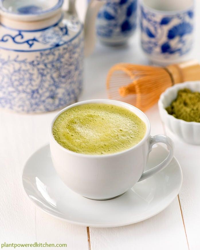  Sip on some comfort with this warm and cozy Vanilla Matcha Chai Latte.